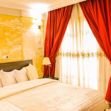 Noubou International Hotel Douala Bagian luar foto