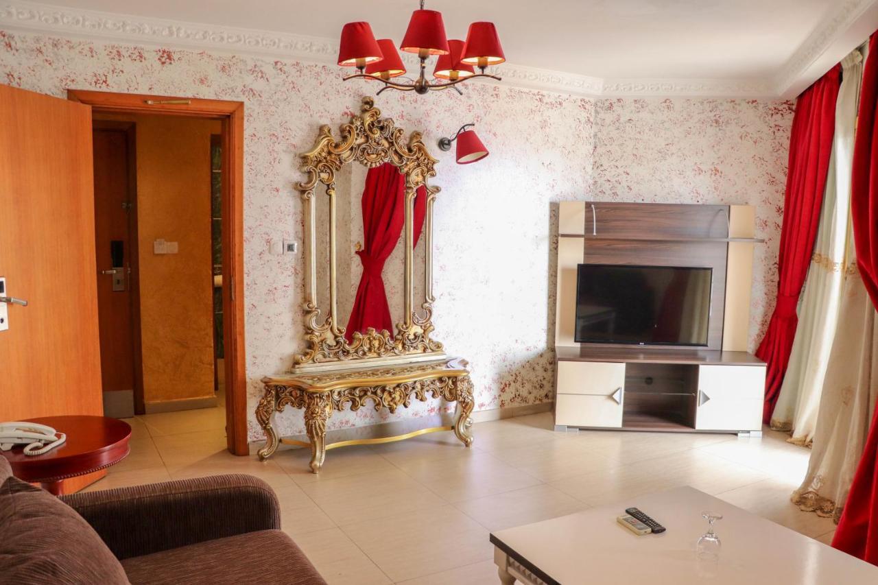 Noubou International Hotel Douala Bagian luar foto