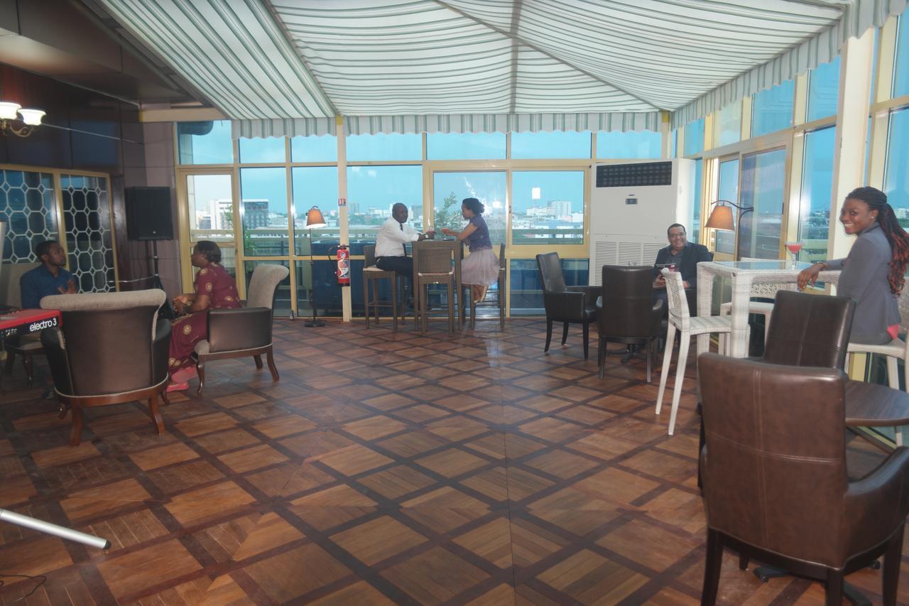 Noubou International Hotel Douala Bagian luar foto