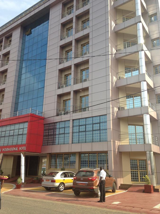 Noubou International Hotel Douala Bagian luar foto
