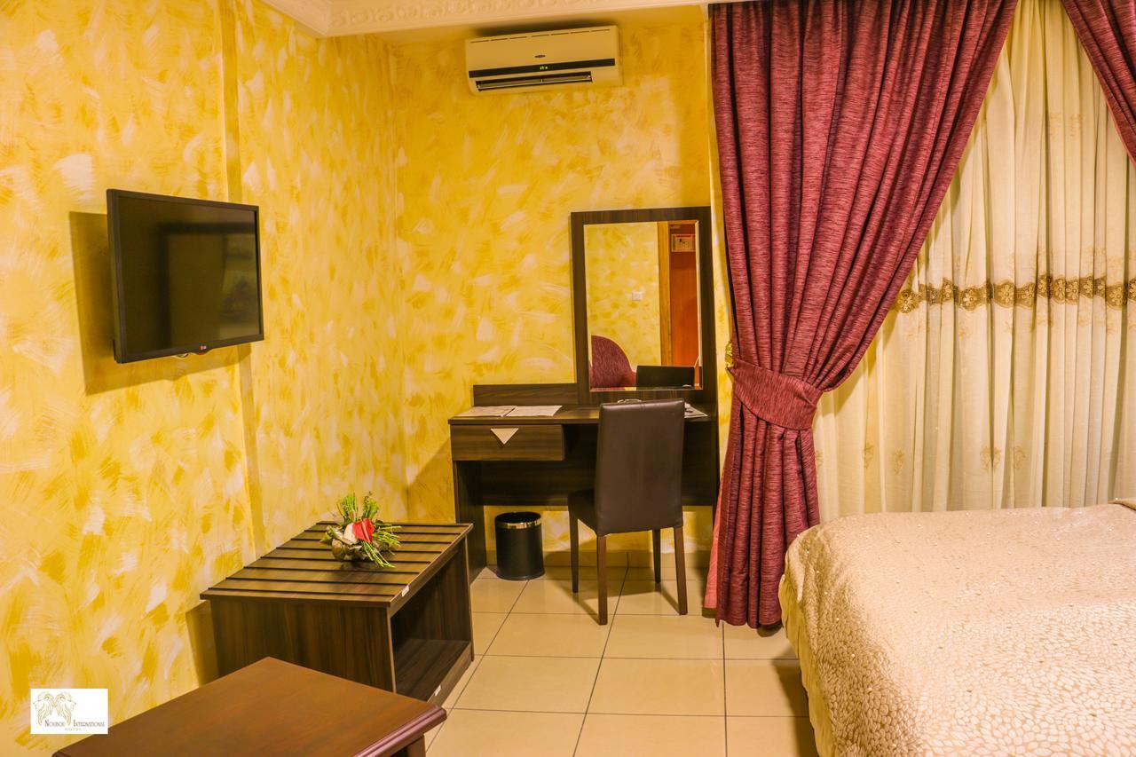 Noubou International Hotel Douala Bagian luar foto