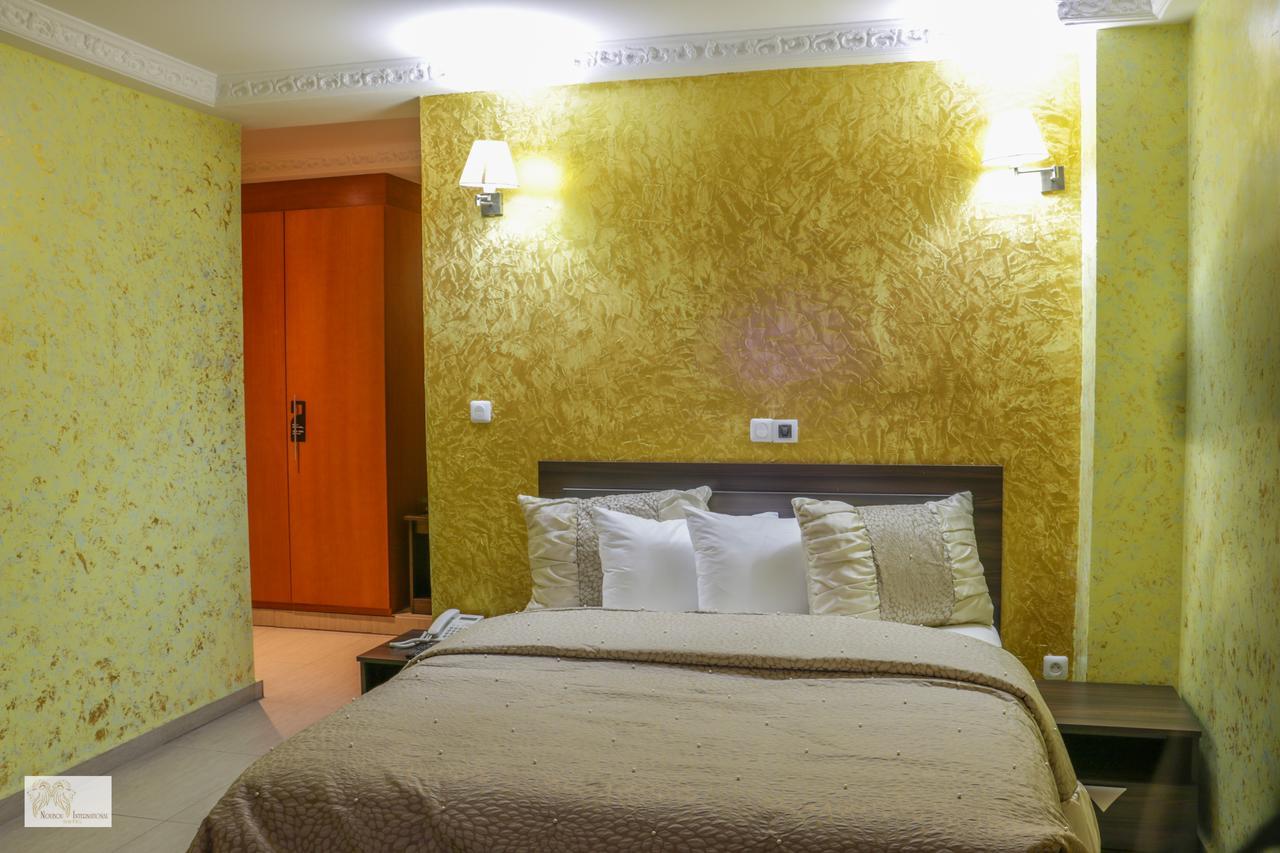 Noubou International Hotel Douala Bagian luar foto
