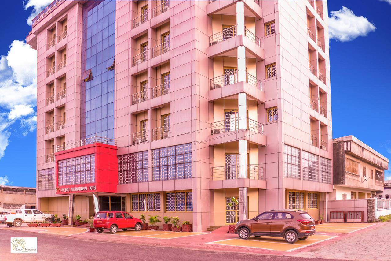 Noubou International Hotel Douala Bagian luar foto
