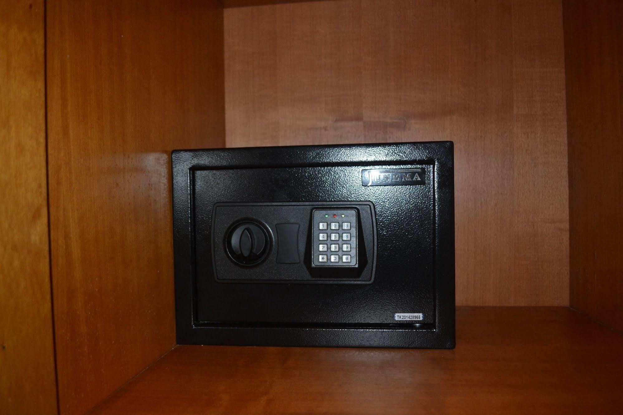 Noubou International Hotel Douala Bagian luar foto