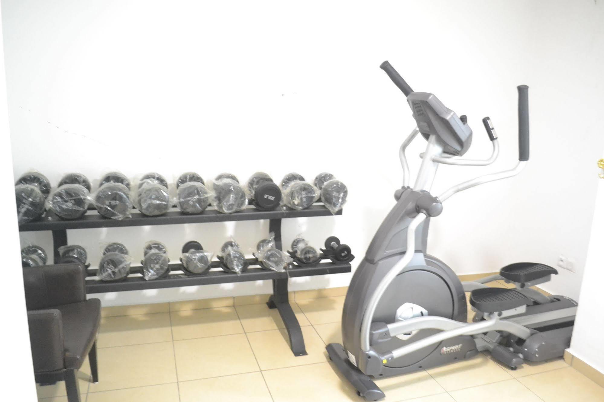 Noubou International Hotel Douala Bagian luar foto